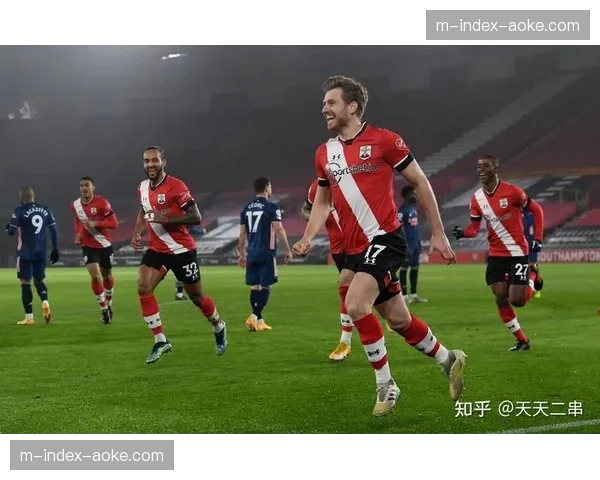 西汉姆联虽平曼联但展现复苏迹象 保级决心不容小觑 西汉姆联虽平曼联但展现复苏迹象 保级决心不容小觑