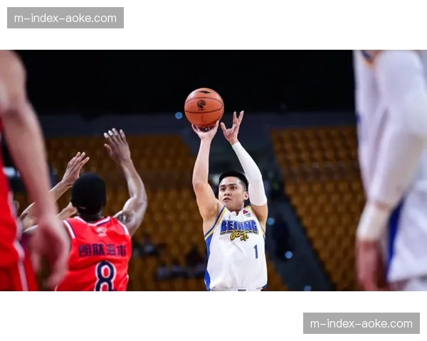 北京首节三分6中0后调整 方硕陈盈骏外线火力重连 北京首节三分6中0后调整 方硕陈盈骏外线火力重连