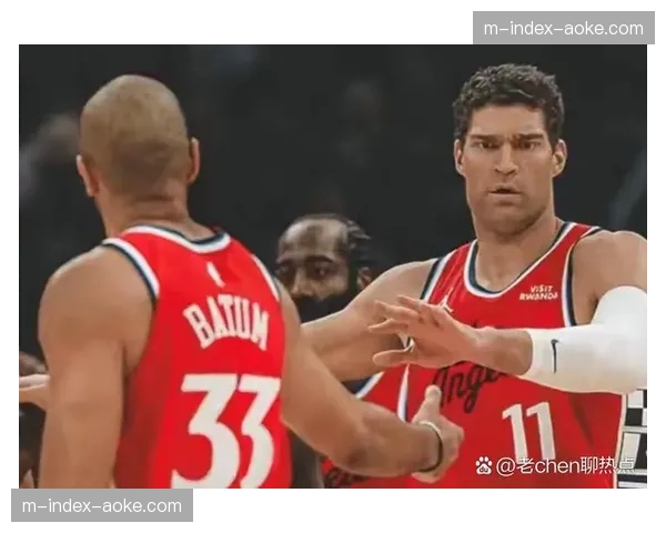 灰熊进攻效率优势 全场投篮命中率超五成三分命中率四成 灰熊进攻效率优势 全场投篮命中率超五成三分命中率四成